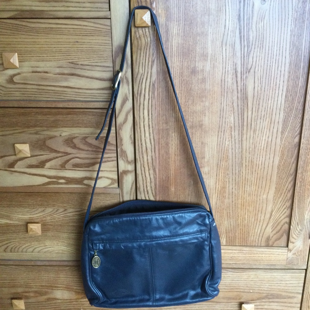 Stone Mountain Navy Leather Crossbody Bsg